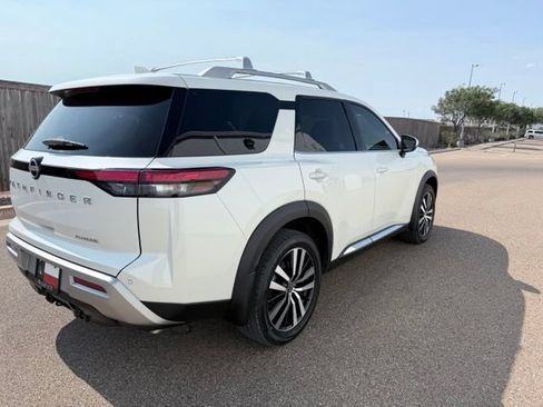 Certified 2024 Nissan Pathfinder Platinum FWD image 6