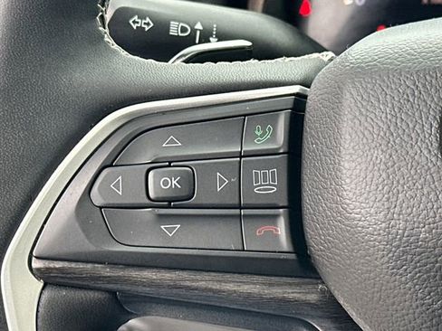 Used 2023 Jeep Grand Cherokee L Limited image 32