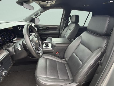 Used 2025 Chevrolet Tahoe LT RWD image 34