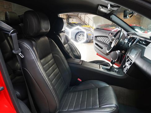 Used 2013 Ford Mustang GT Premium RWD image 34