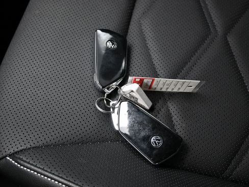 Used 2024 Volkswagen Atlas SE w/ Black Wheel Package image 26