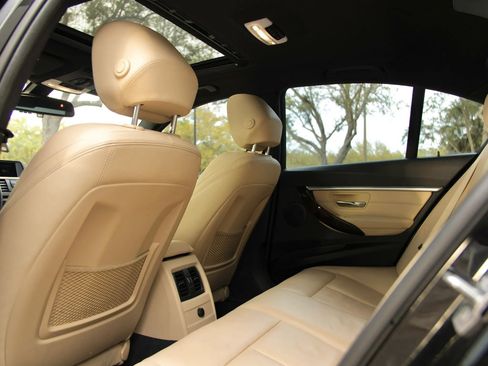 Used 2018 BMW 330i 330i Sedan 4D w/ Convenience Package image 26