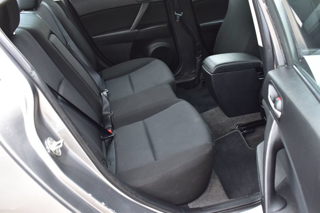 Used 2011 MAZDA MAZDA3 i Touring FWD image 23