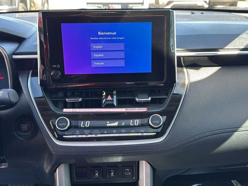 Used 2025 Toyota Corolla Cross XLE image 18