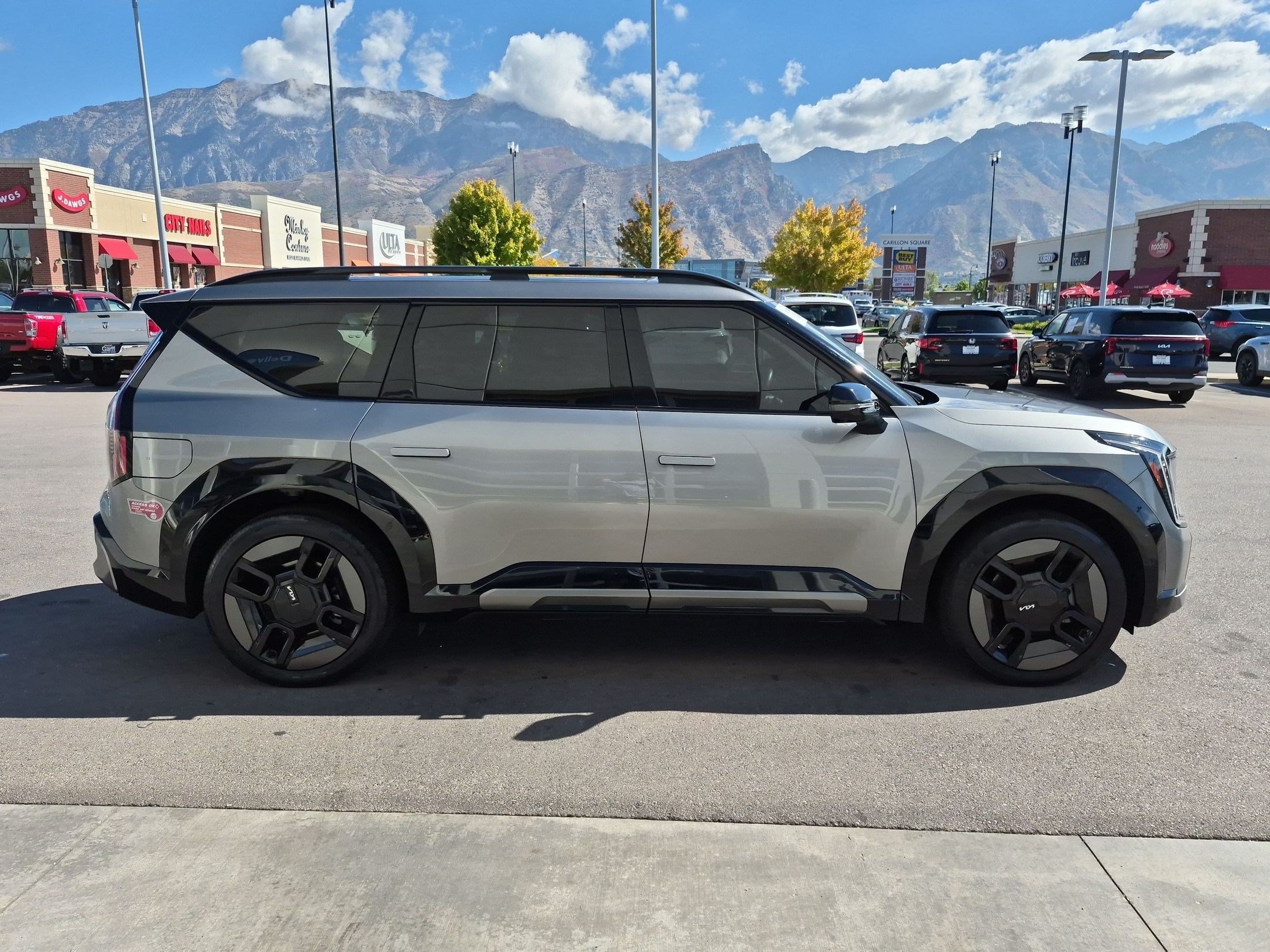 Used 2024 Kia EV9 GT-Line AWD/4WD image 2