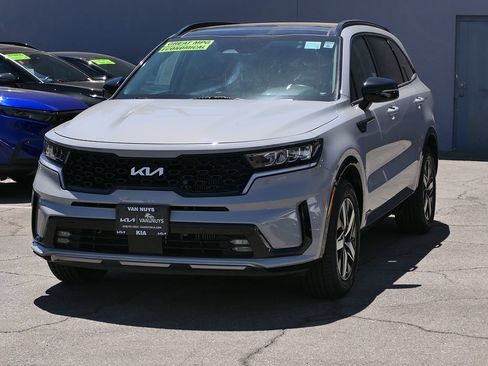 Used 2023 Kia Sorento EX w/ Panoramic Sunroof Package FWD image 7
