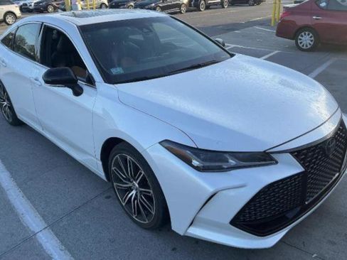 Used 2021 Toyota Avalon Touring w/ Advanced Safety Package image 3