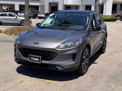 Used 2022 Ford Escape SE FWD image 7