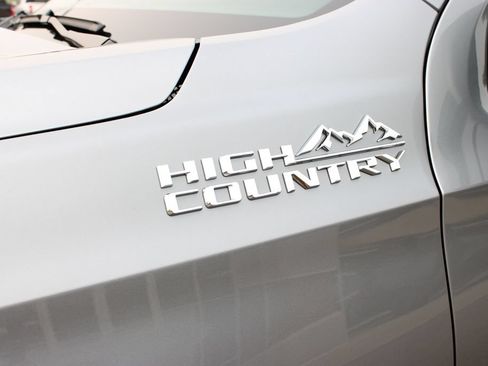 New 2026 Chevrolet Tahoe High Country AWD/4WD image 11