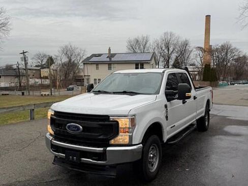 Used 2022 Ford F250 XL w/ Power Equipment Group image 3