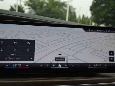 Certified 2023 BMW i7 xDrive60 AWD/4WD image 20