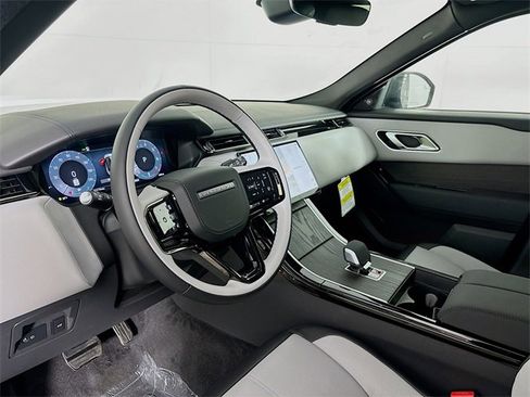 New 2026 Land Rover Range Rover Velar Dynamic SE image 9