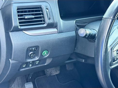 Used 2024 Honda Ridgeline Sport image 11