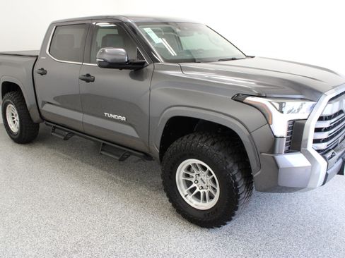 Used 2023 Toyota Tundra Limited AWD/4WD image 4