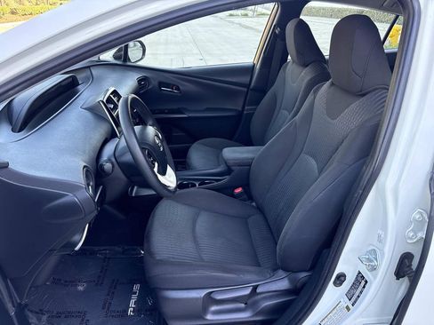 Used 2018 Toyota Prius Two w/ Prius Two Safety Plus Package FWD image 19