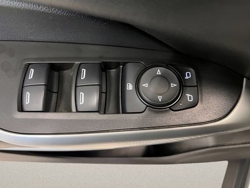 Used 2025 Chevrolet Trax LS w/ LS Convenience Package FWD image 15