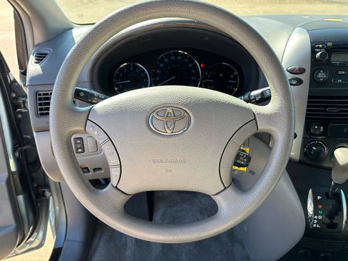Used 2006 Toyota Sienna LE image 15