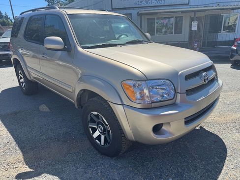 Used 2007 Toyota Sequoia SR5 image 2
