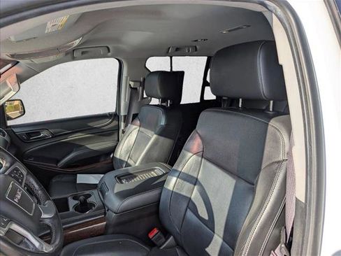 Used 2017 GMC Yukon SLT image 15