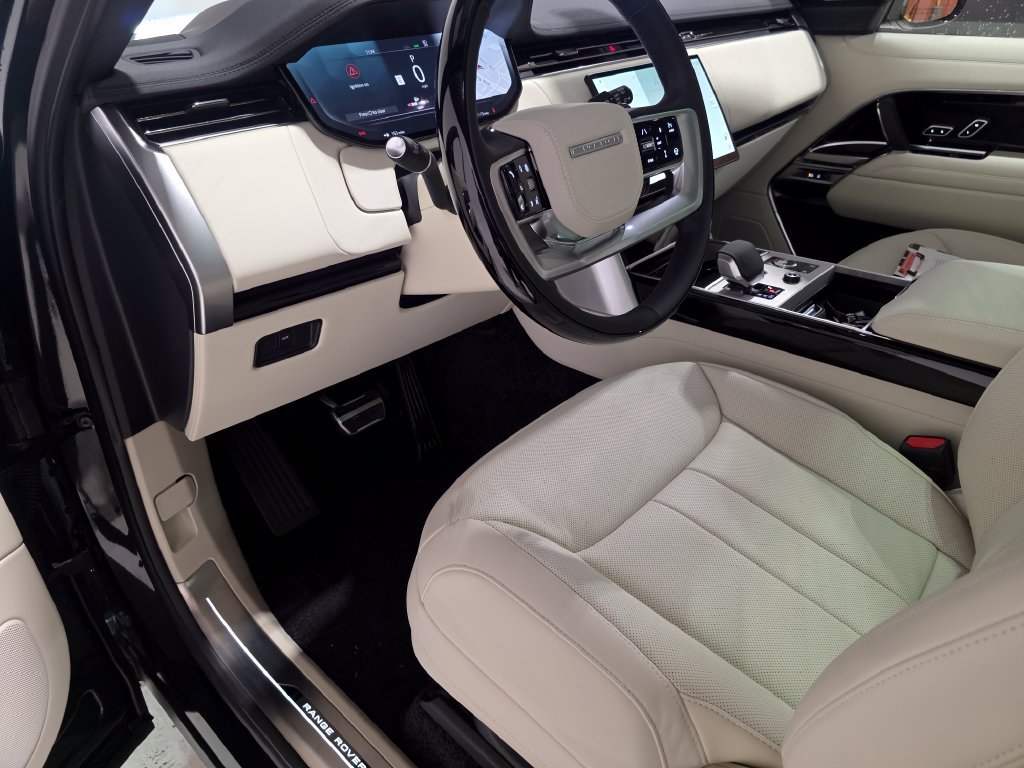 New 2027 Land Rover Range Rover Long Wheelbase SE AWD/4WD image 21