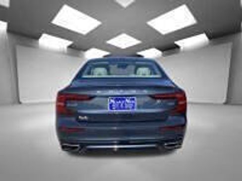 Used 2022 Volvo S60 B5 Inscription image 5