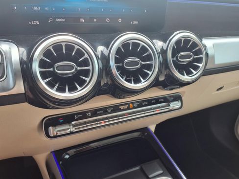 Used 2023 Mercedes-Benz GLB 250 image 24
