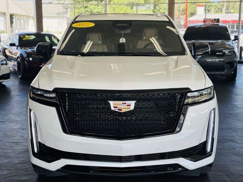Used 2022 Cadillac Escalade Premium Luxury w/ Performance Package AWD/4WD image 17