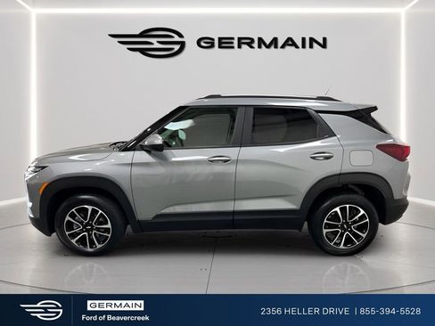 Used 2025 Chevrolet TrailBlazer LT AWD/4WD image 5