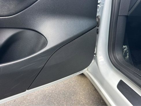 Used 2023 Tesla Model 3 Standard Range image 32