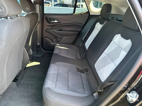 Used 2026 Chevrolet Trax LS FWD image 10