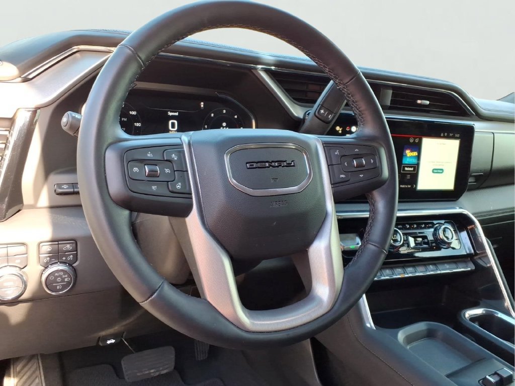 Used 2025 GMC Sierra 2500 Denali w/ Denali Reserve Package AWD/4WD image 3