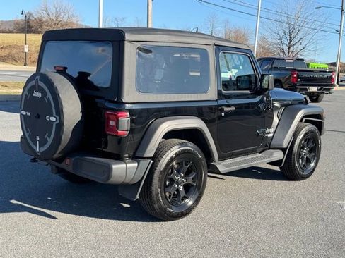 Used 2018 Jeep Wrangler Sport image 15