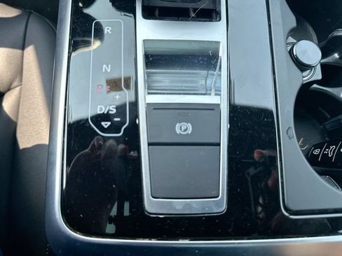 Used 2025 Audi Q7 3.0T Premium Plus AWD/4WD image 39