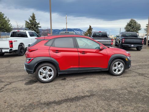Used 2022 Hyundai Kona SEL image 2