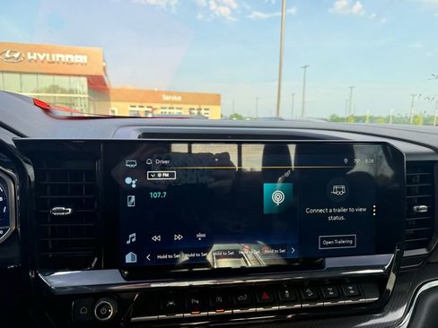 Used 2022 Chevrolet Silverado 1500 ZR2 w/ Technology Package AWD/4WD image 15