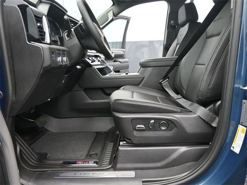 New 2025 GMC Sierra 2500 Denali w/ Denali Reserve Package image 10