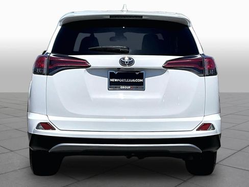 Used 2018 Toyota RAV4 XLE FWD image 4