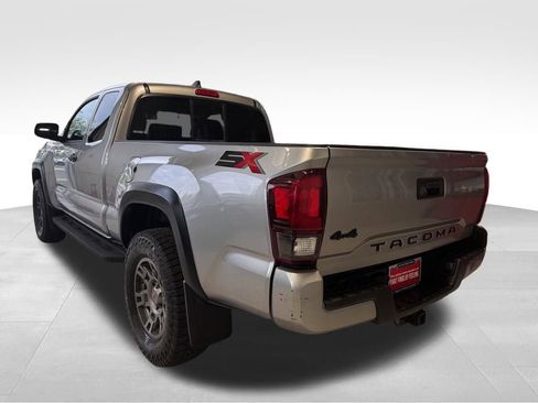 Used 2021 Toyota Tacoma SR w/ SX Package AWD/4WD image 4