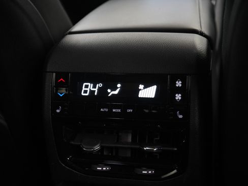 Used 2024 Jeep Grand Cherokee L Limited AWD/4WD image 17