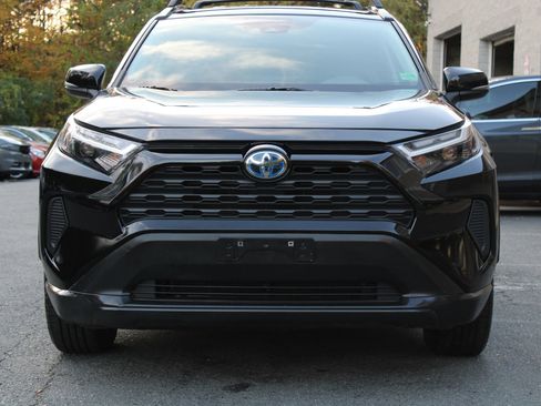 Used 2023 Toyota RAV4 XLE image 2