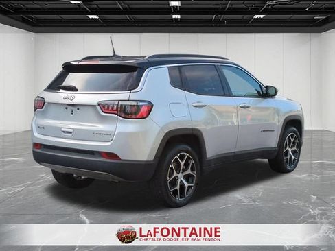 Used 2024 Jeep Compass Limited AWD/4WD image 5