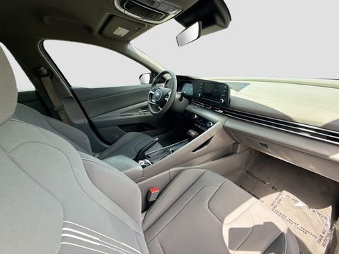 Certified 2025 Hyundai Elantra Sport image 26