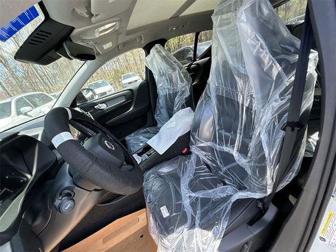 New 2025 Volvo XC40 B5 Plus w/ Protection Package Premier image 11