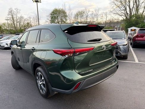 Used 2023 Toyota Highlander XLE AWD/4WD image 7