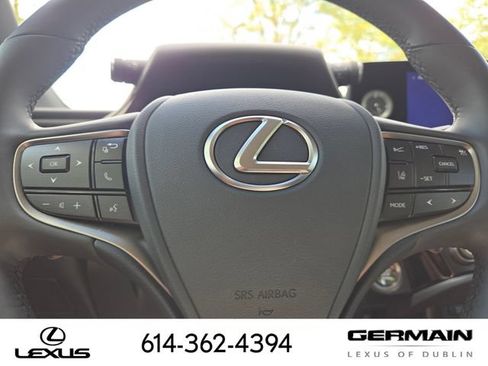 Used 2025 Lexus ES 350 w/ Premium Package FWD image 38