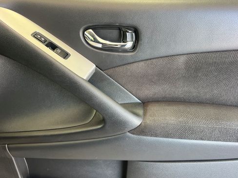 Used 2014 Nissan Murano S FWD image 18