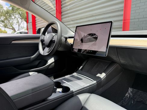 Used 2023 Tesla Model 3 Standard Range RWD image 21