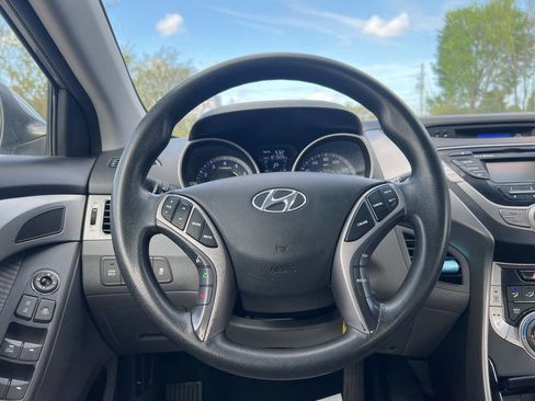 Used 2013 Hyundai Elantra GLS w/ Preferred Pkg FWD image 17
