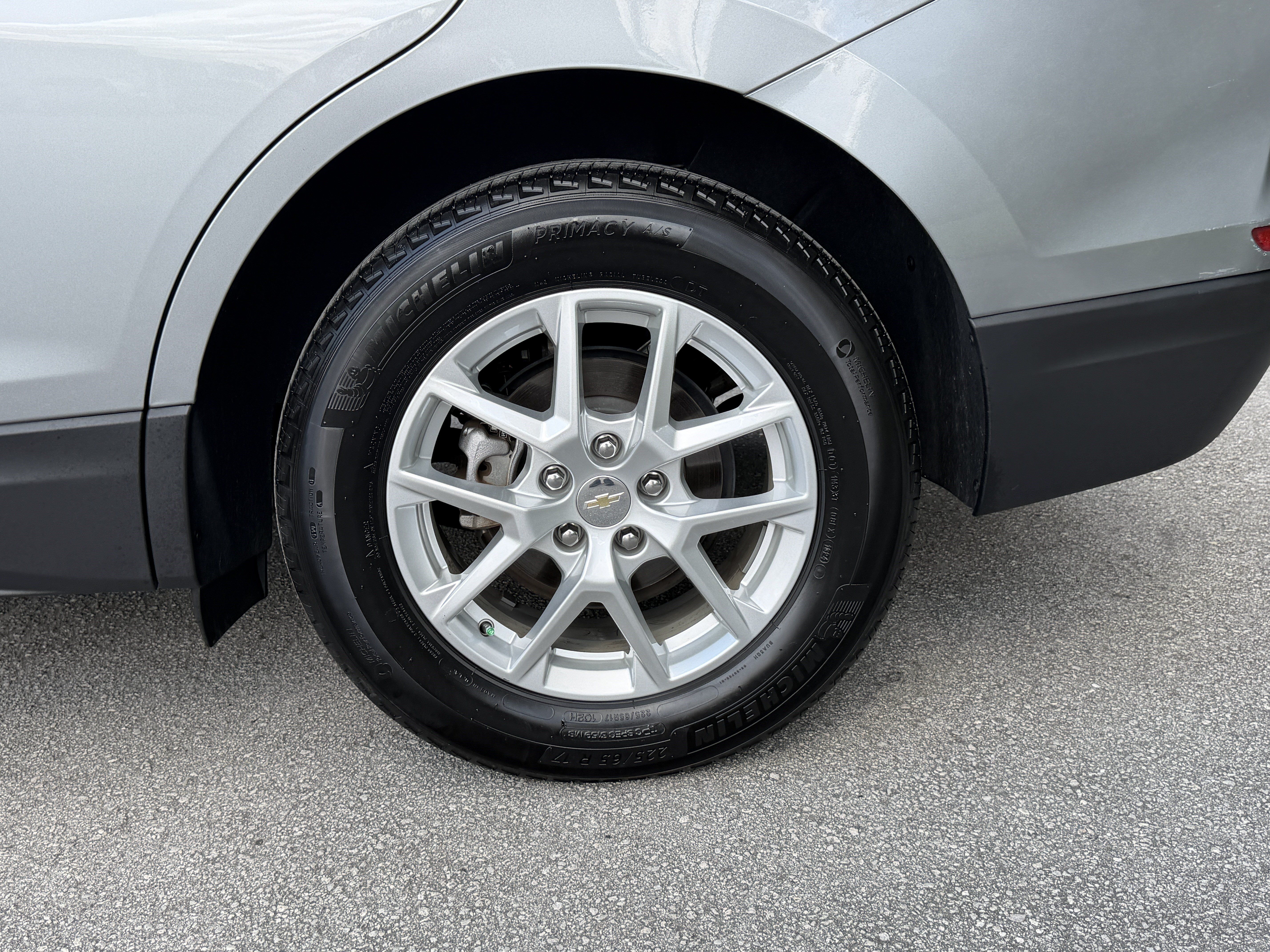 Used 2024 Chevrolet Equinox LS FWD image 11