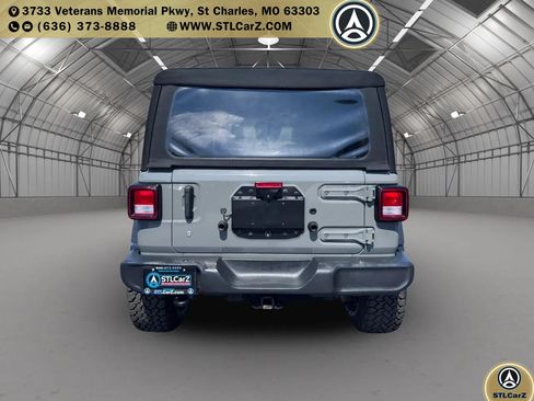 Used 2018 Jeep Wrangler Unlimited Sport S AWD/4WD image 4